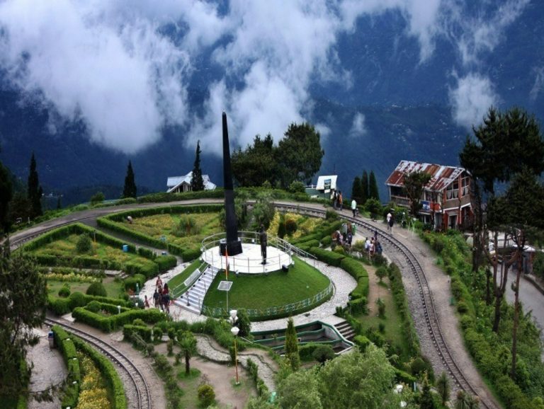 Darjeeling vs Gangtok: Which One Is Better for Your Next Trip?